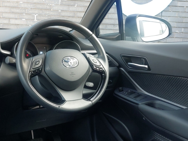 Used Toyota C-HR 2023 for sale - 77975329: Photo 10