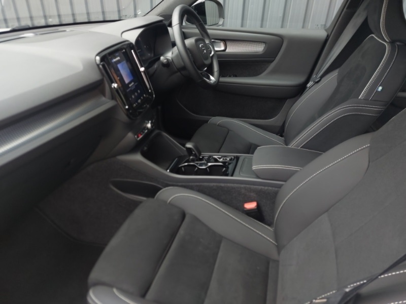 Used Volvo XC40 2024 for sale - 76328624: Photo 5