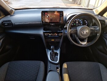 Used Toyota Yaris Cross 2022 for sale - 77913217: Photo