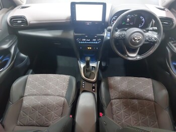 Used Toyota Yaris Cross 2022 for sale - 77039499: Photo