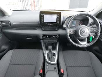Used Toyota Yaris 2022 for sale - 76864789: Photo