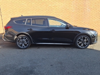 Used Ford Focus 2023 for sale - 78704289: Photo
