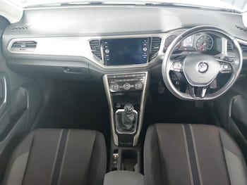Used Volkswagen T-Roc 2020 for sale - 75920917: Photo