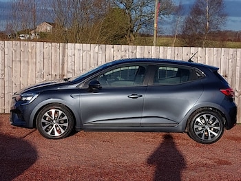 Used Renault Clio 2022 for sale - 77467732: Photo