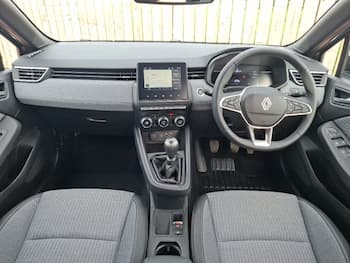 Used Renault Clio 2025 for sale - 79650200: Photo