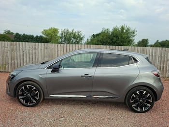 Used Renault Clio 2025 for sale - 79650200: Photo