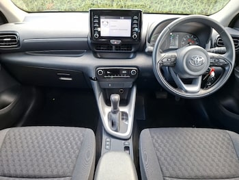 Used Toyota Yaris 2023 for sale - 79617892: Photo