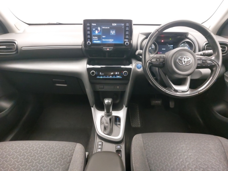 Used Toyota Yaris Cross 2023 for sale - 76799836: Photo 2