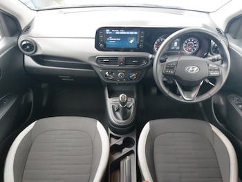 Used Hyundai i10 2022 for sale - 75920924: Photo