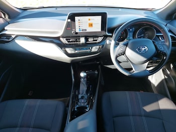 Used Toyota C-HR 2023 for sale - 77913389: Photo