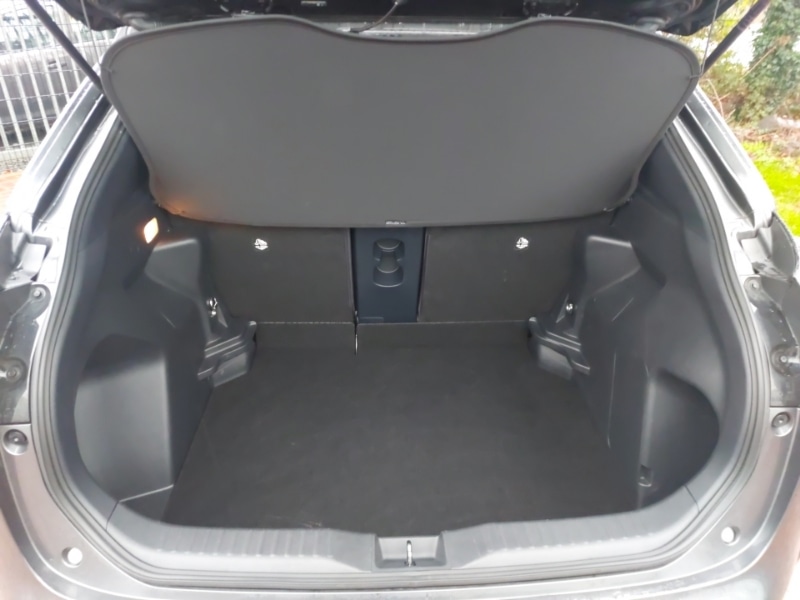 Used Toyota Yaris Cross 2022 for sale - 76948108: Photo 8