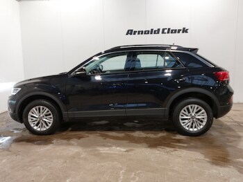 Used Volkswagen T-Roc 2022 for sale - 77365923: Photo