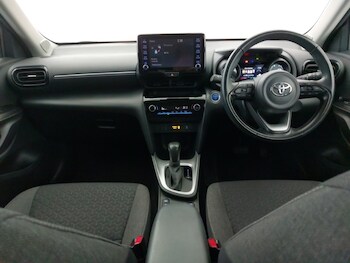 Used Toyota Yaris Cross 2022 for sale - 77677578: Photo