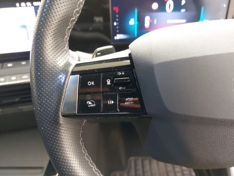 Used Vauxhall Astra 2023 for sale - 77875385: Photo 12