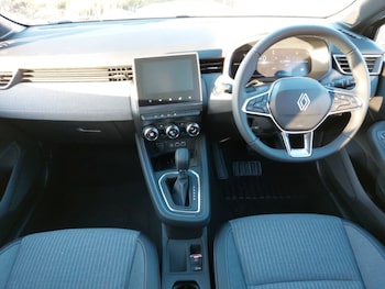 Used Renault Clio 2025 for sale - 76942268: Photo