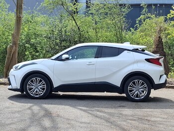Used Toyota C-HR 2023 for sale - 78343345: Photo