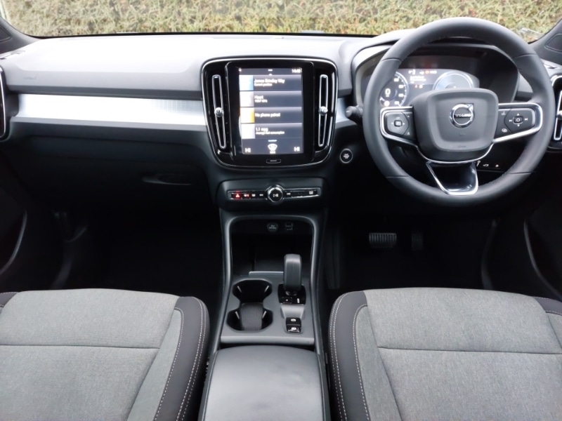 Used Volvo XC40 2022 for sale - 77043982: Photo 2