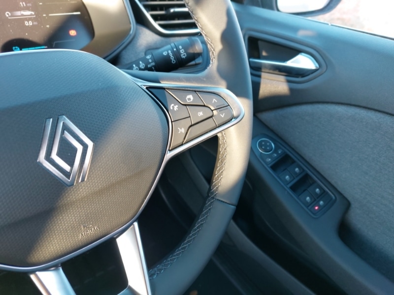 Used Renault Clio 2025 for sale - 76842556: Photo 10