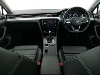 Used Volkswagen Passat 2022 for sale - 77424016: Photo