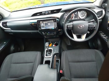 Used Toyota Hilux 2023 for sale - 76233195: Photo