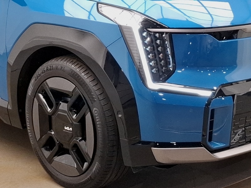 Vehicle 9