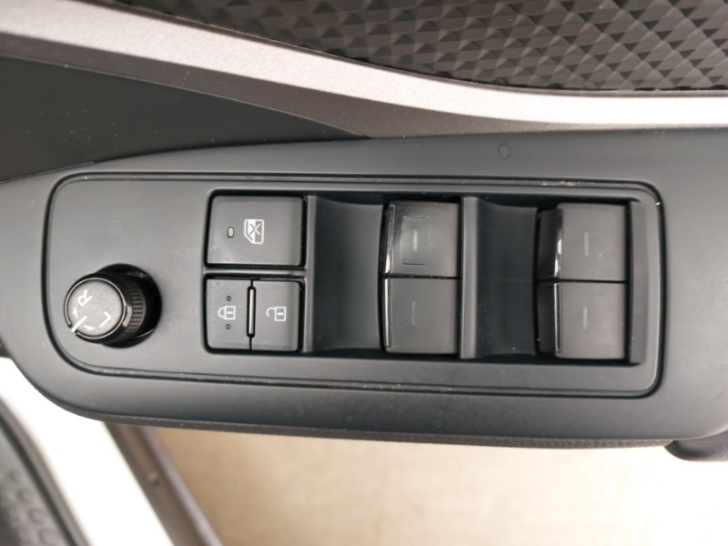 Used Toyota C-HR 2020 for sale - 77682759: Photo 12