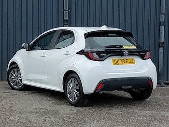 Used Toyota Yaris 2023 for sale - 78560541: Photo