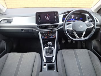 Used Volkswagen T-Roc 2022 for sale - 76165614: Photo 2