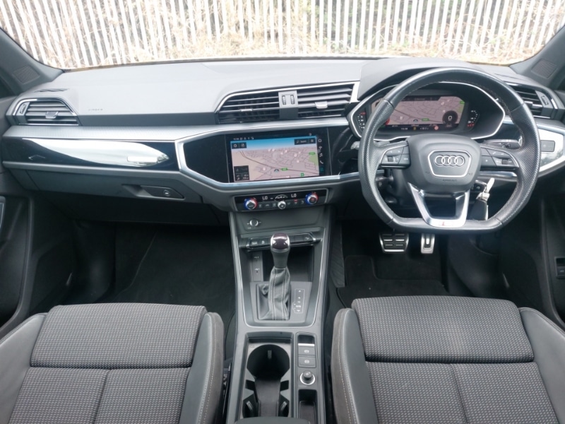 Used Audi Q3 2022 for sale - 77242136: Photo 2