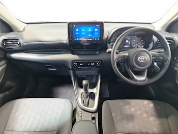 Used Toyota Yaris 2024 for sale - 78699987: Photo