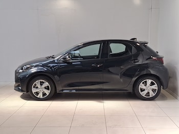 Used Toyota Yaris 2024 for sale - 78699987: Photo