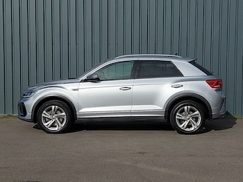 Used Volkswagen T-Roc 2023 for sale - 77913435: Photo