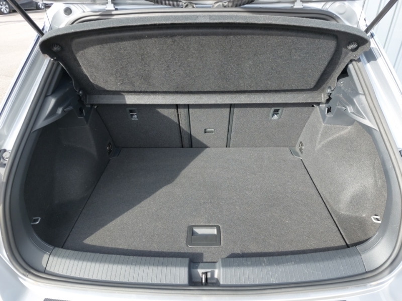 Used Volkswagen T-Roc 2023 for sale - 77913435: Photo 8