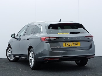 Used Skoda Superb 2025 for sale - 76947816: Photo