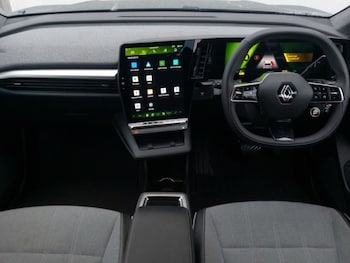 Used Renault Scenic E-Tech 2024 for sale - 76456564: Photo