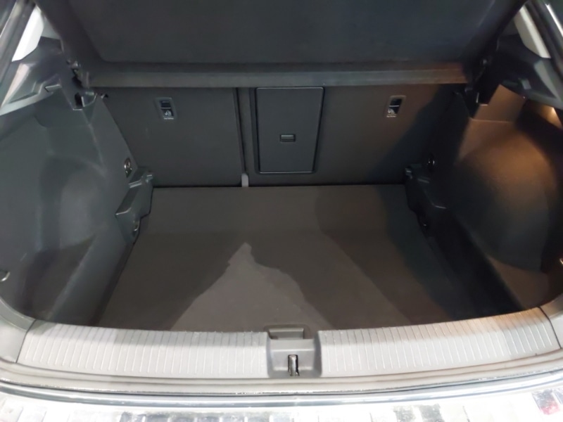 Used Volkswagen T-Roc 2023 for sale - 77611218: Photo 8