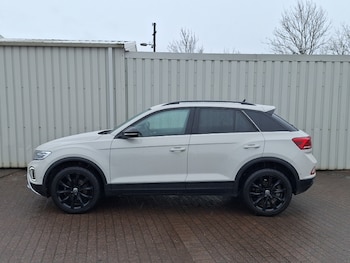 Used Volkswagen T-Roc 2023 for sale - 77522889: Photo