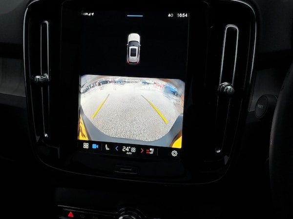 Used Volvo XC40 2024 for sale - 76347707: Photo 11