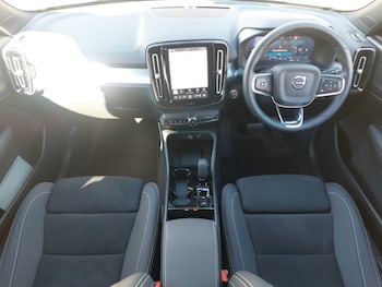 Used Volvo XC40 2025 for sale - 78023234: Photo