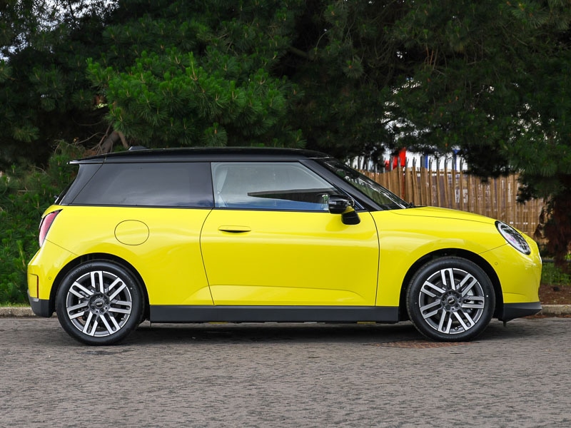 Used MINI Cooper 2025 for sale - 76987531: Photo 2