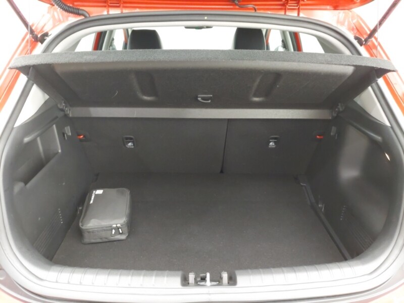 Used Kia Stonic 2023 for sale - 78055048: Photo 8