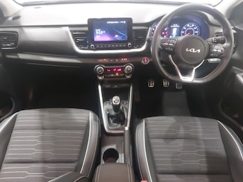 Used Kia Stonic 2023 for sale - 79549268: Photo