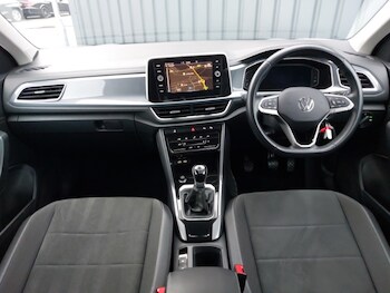 Used Volkswagen T-Roc 2023 for sale - 77214511: Photo