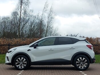 Used Renault Captur 2023 for sale - 78152012: Photo