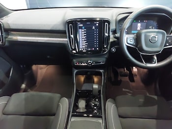 Used Volvo XC40 2024 for sale - 76951982: Photo