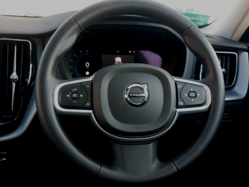 Used Volvo XC60 2022 for sale - 76532885: Photo 7