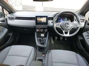 Used Renault Clio 2024 for sale - 77290374: Photo