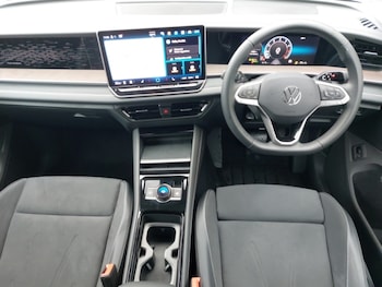 Used Volkswagen Touran 2025 for sale - 77923985: Photo