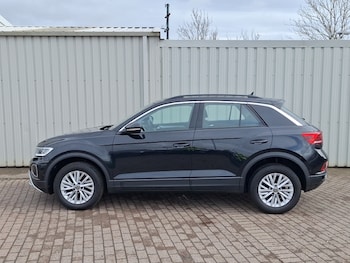 Used Volkswagen T-Roc 2023 for sale - 78146187: Photo