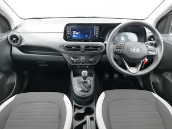 Used Hyundai i10 2025 for sale - 76160178: Photo 2